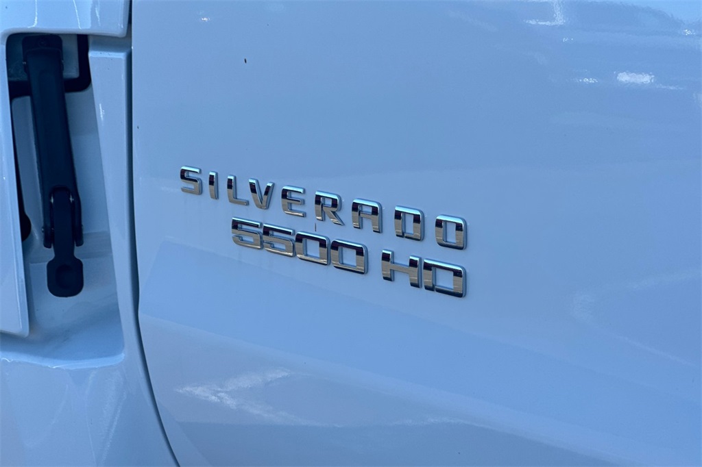 Vehicle image 21 of 22