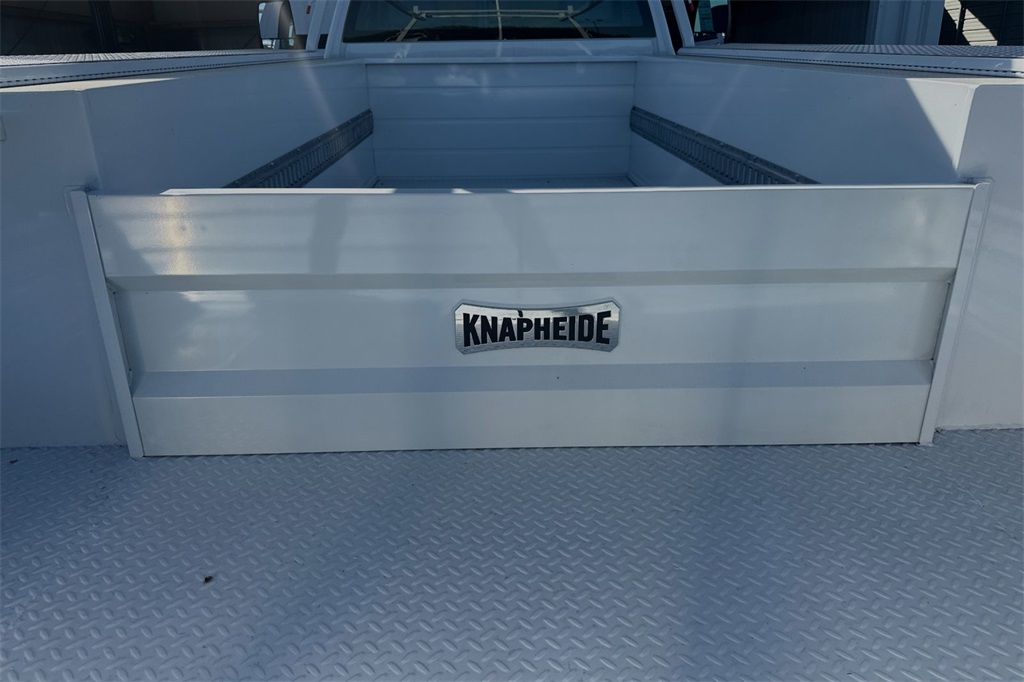 Vehicle image 11 of 22