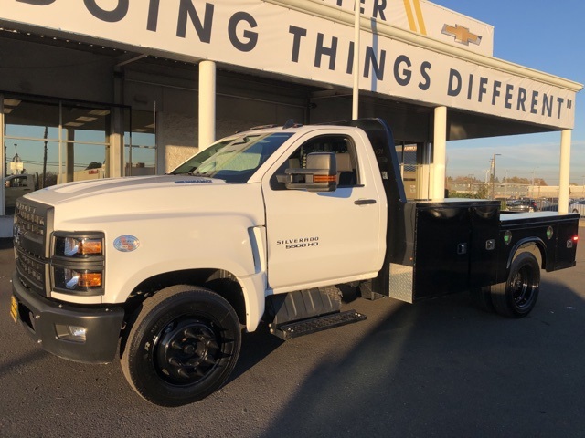 Vehicle image 10 of 34