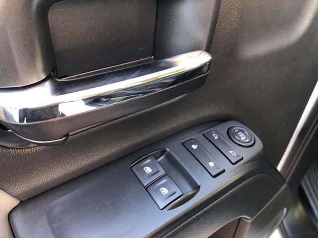Vehicle image 30 of 34
