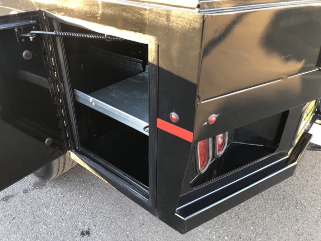 Vehicle image 17 of 34