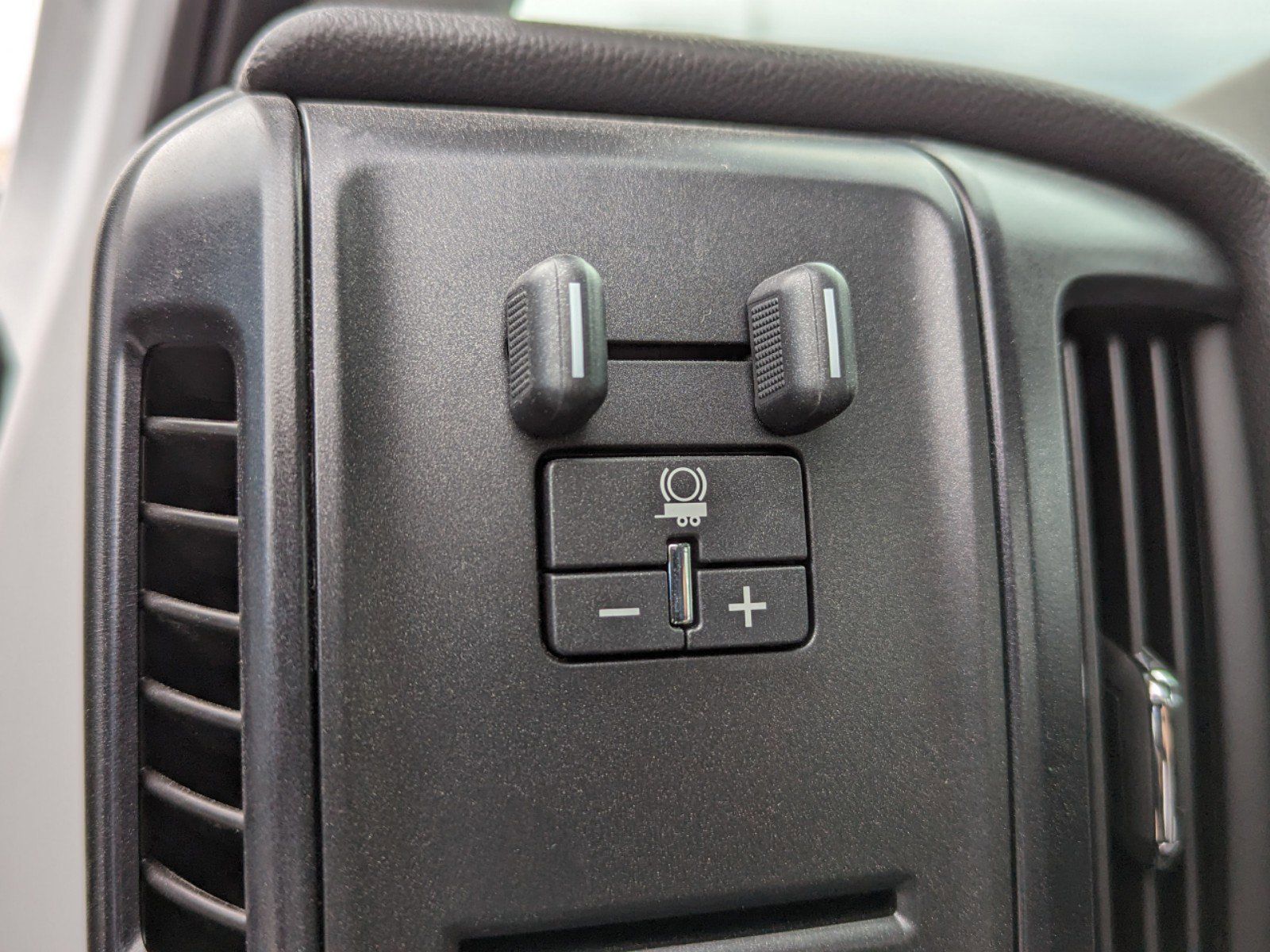 2023 Chevrolet Silverado MD Work Truck Image 16 of 27