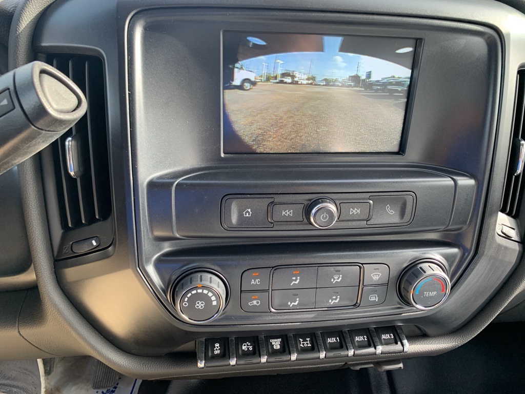 Vehicle image 23 of 24
