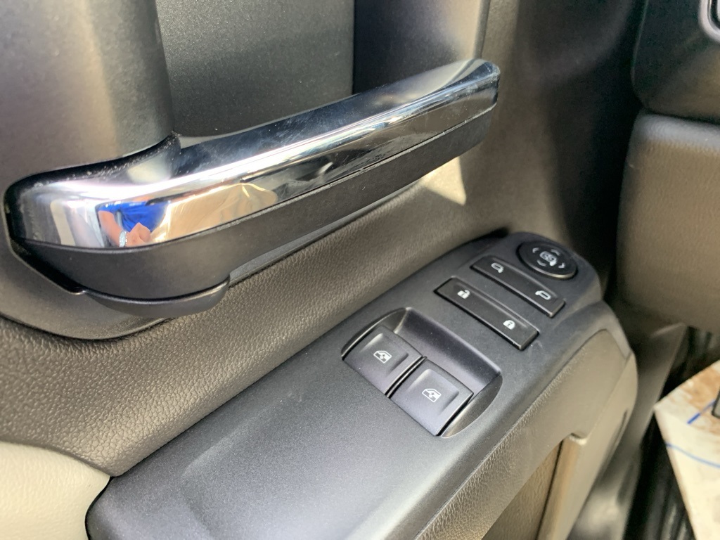 Vehicle image 20 of 24