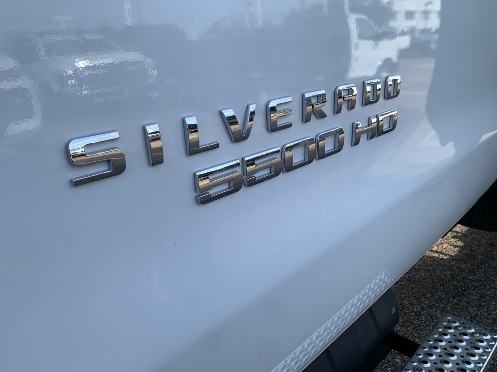 Vehicle image 10 of 24