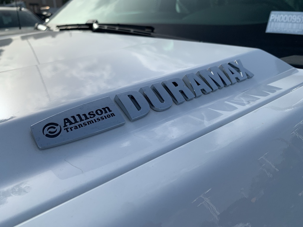 Vehicle image 9 of 24
