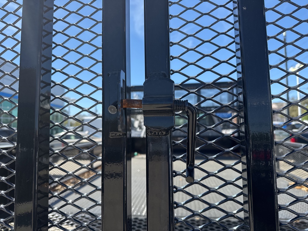 Vehicle image 15 of 24