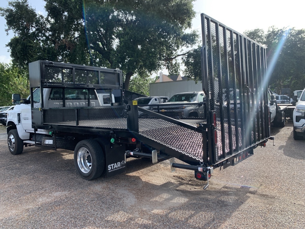 Vehicle image 6 of 24