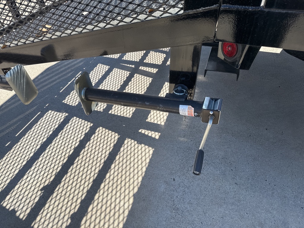 Vehicle image 14 of 24