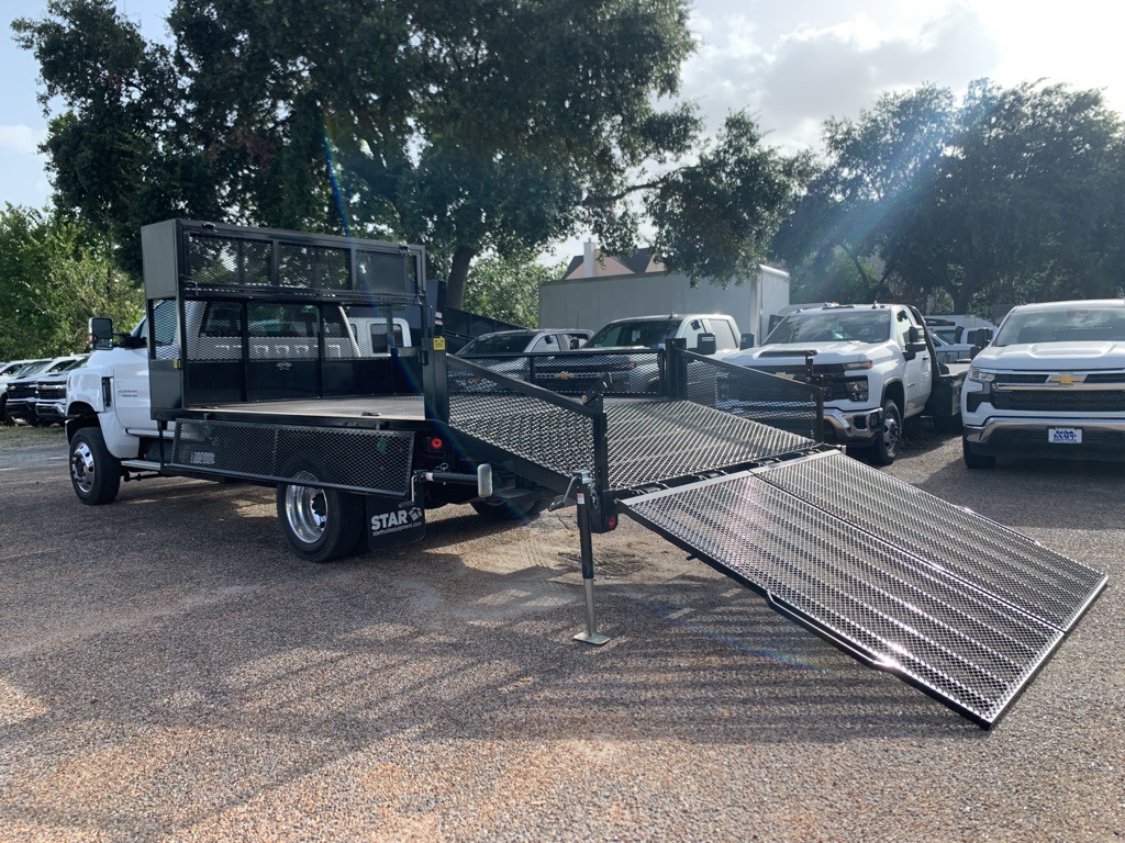 Vehicle image 11 of 24