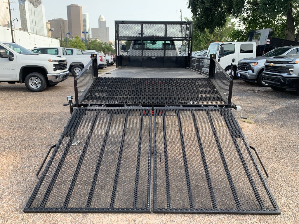 Vehicle image 8 of 24