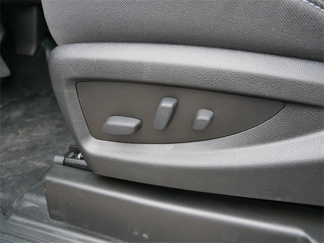 Vehicle image 16 of 20