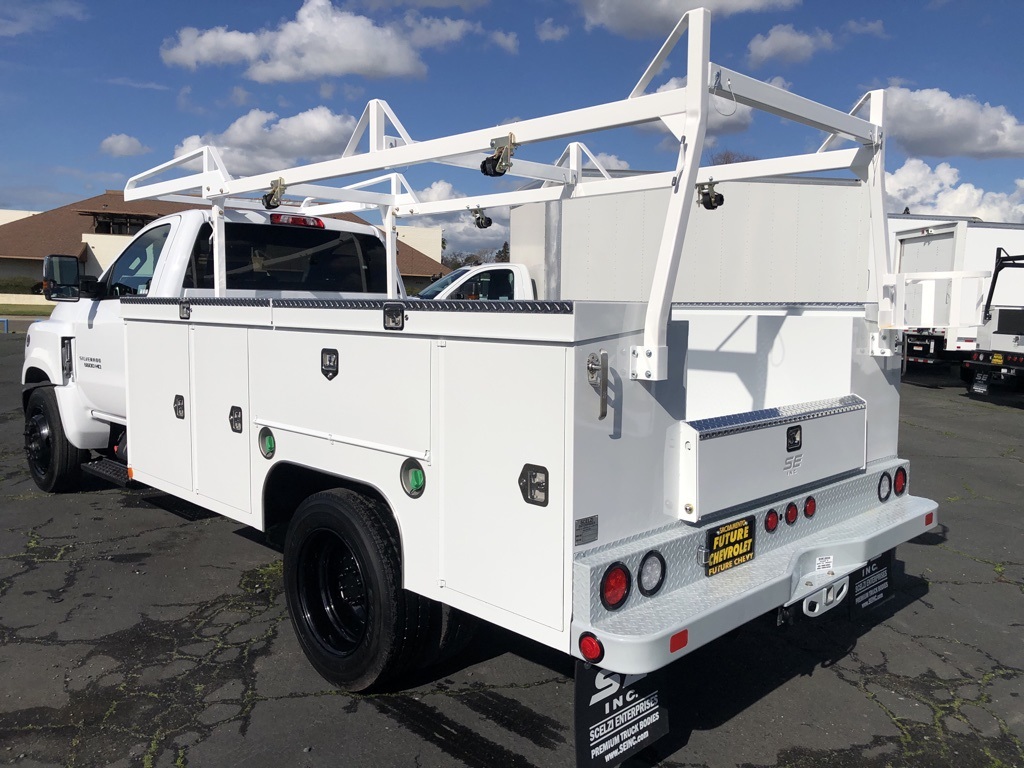 Vehicle image 5 of 32