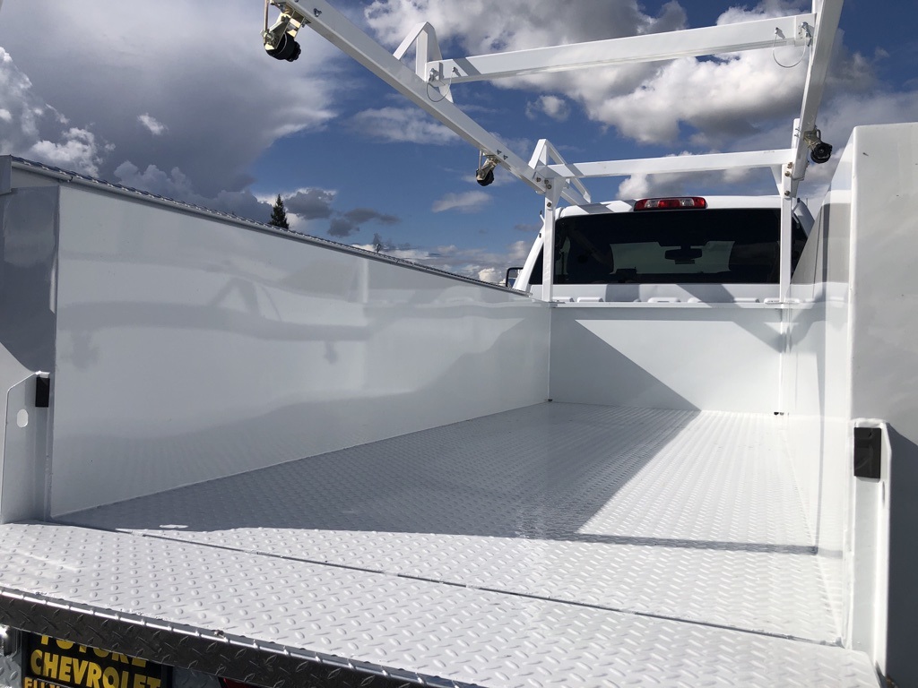Vehicle image 23 of 32
