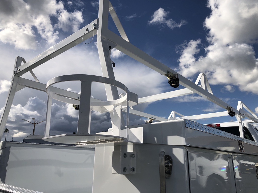 Vehicle image 21 of 32