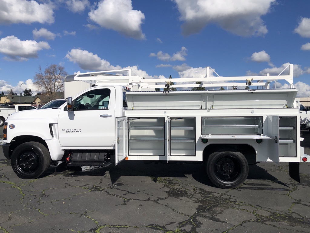Vehicle image 8 of 32