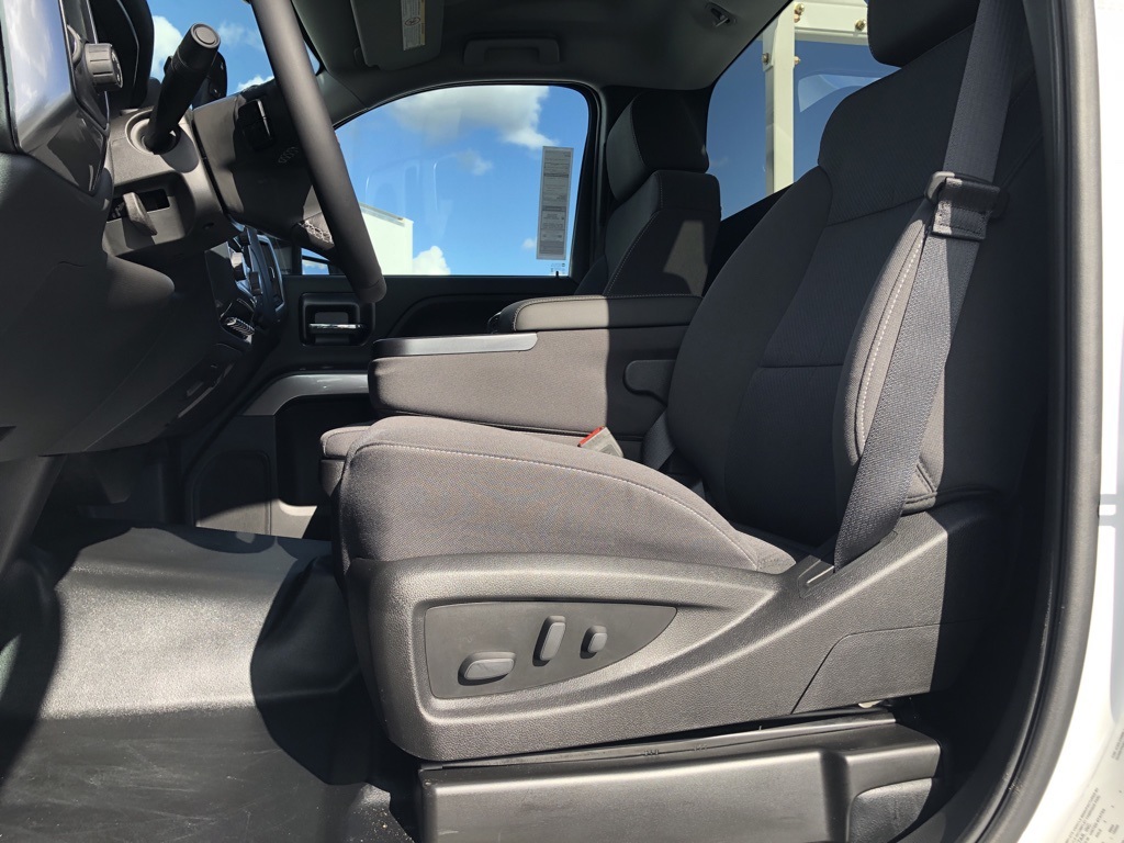Vehicle image 31 of 32