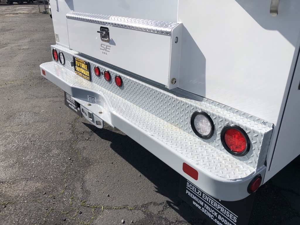 Vehicle image 6 of 32