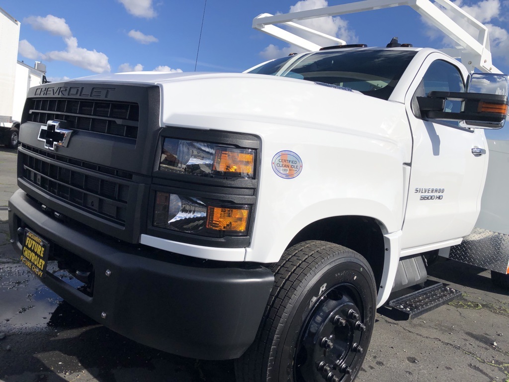 Vehicle image 9 of 32