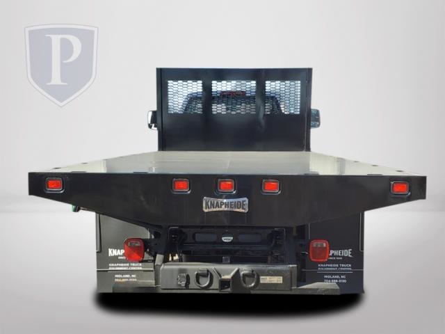 Vehicle image 4 of 12