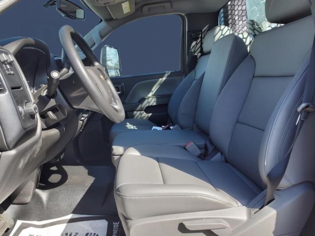 Vehicle image 6 of 12