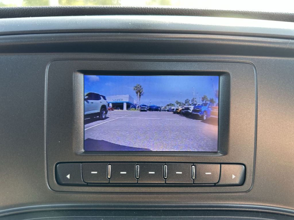 Vehicle image 22 of 28