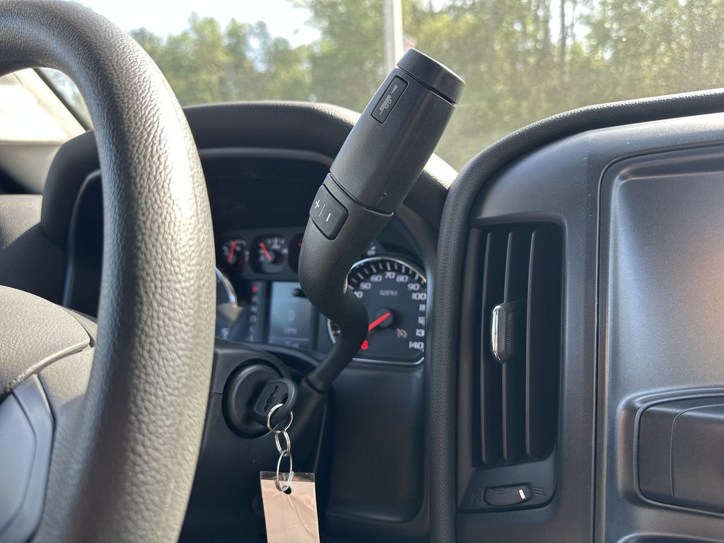 Vehicle image 24 of 28