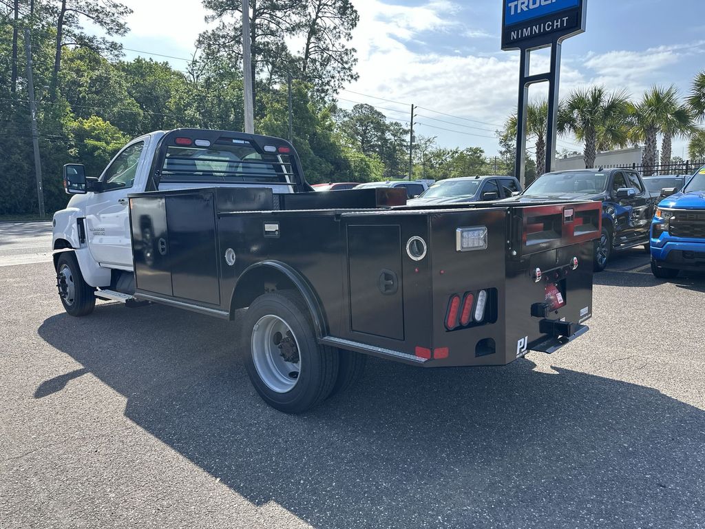 Vehicle image 12 of 28