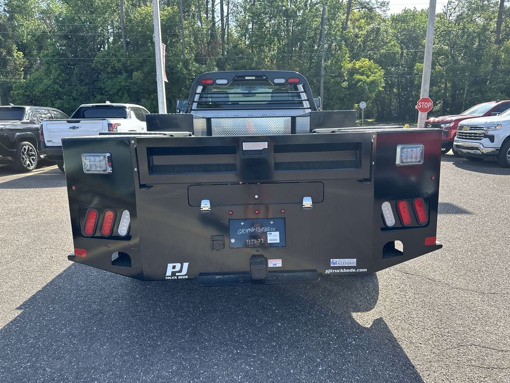 Vehicle image 18 of 28
