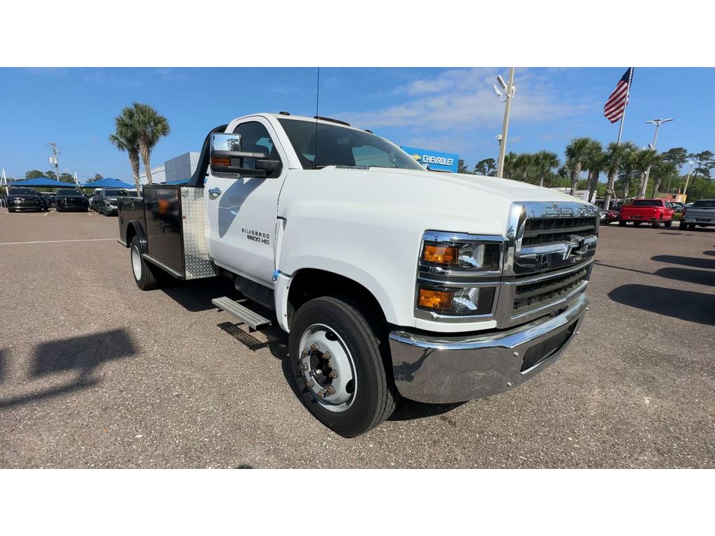 Vehicle image 8 of 28
