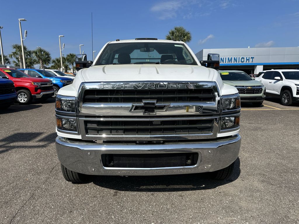 Vehicle image 4 of 28