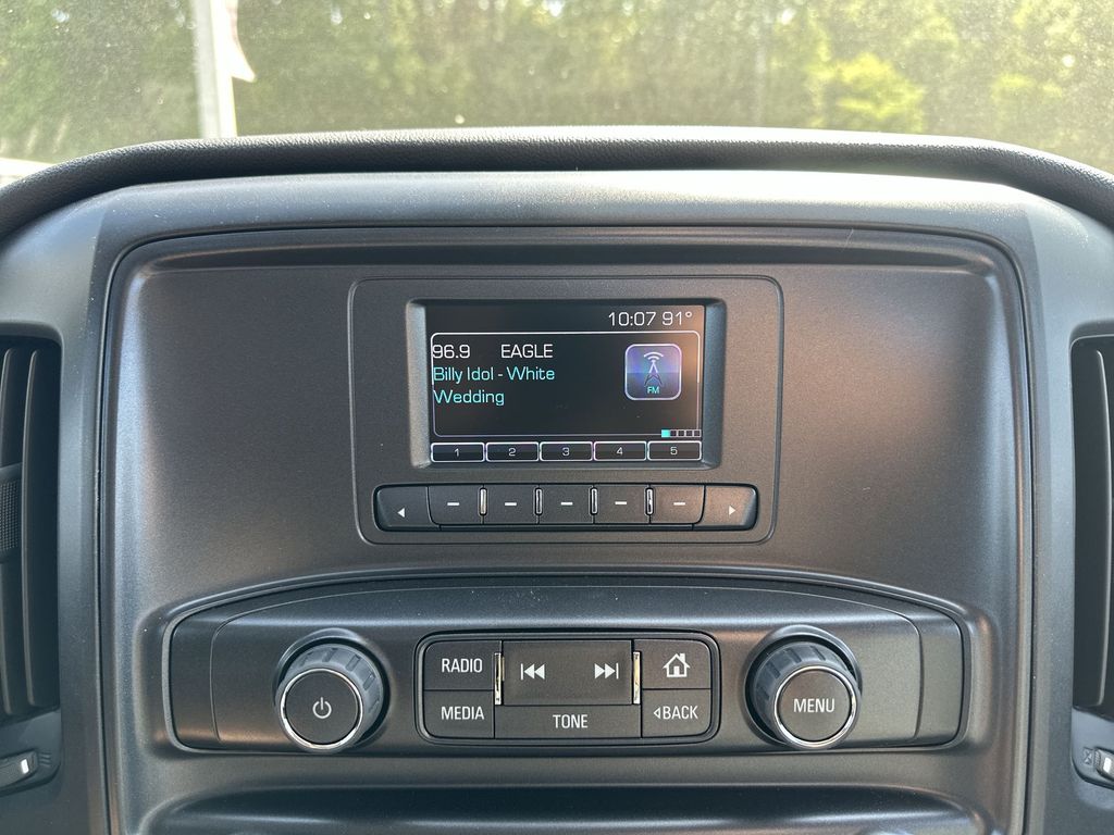 Vehicle image 23 of 28