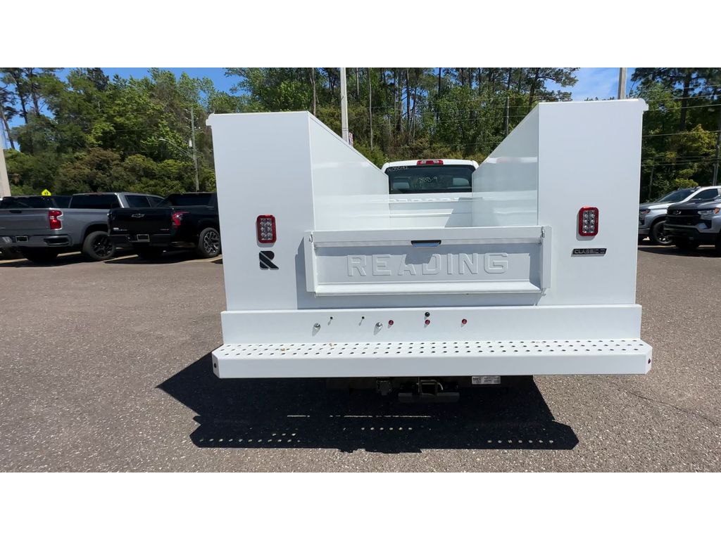 Vehicle image 13 of 27