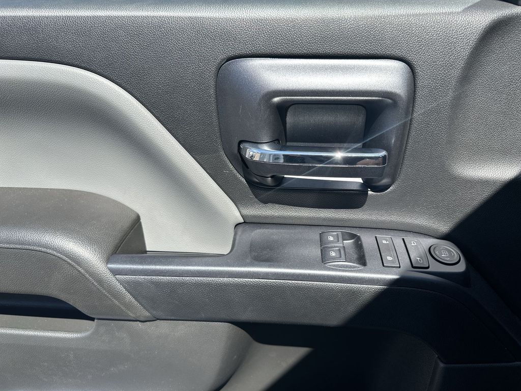 Vehicle image 24 of 27
