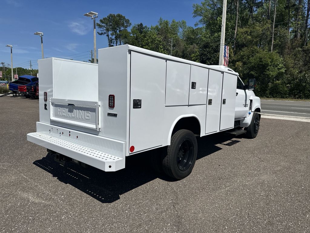 Vehicle image 11 of 27