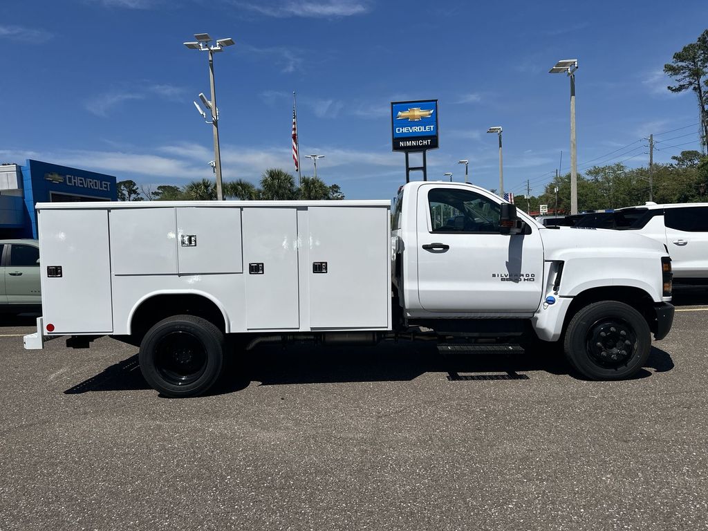 Vehicle image 9 of 27
