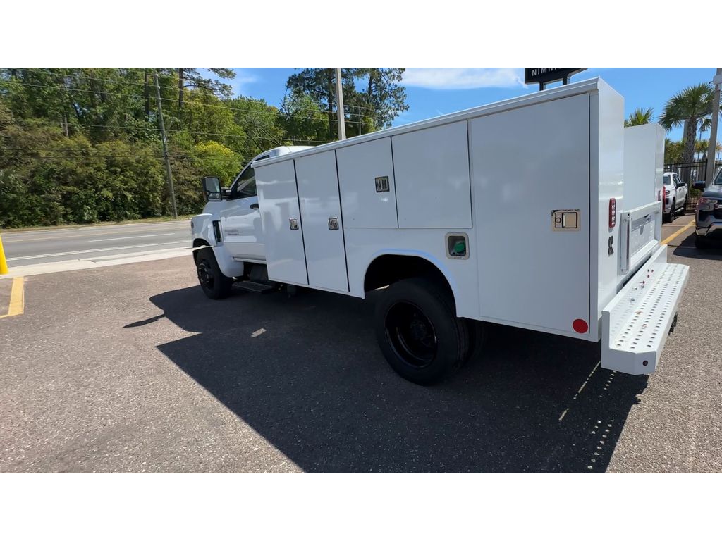 Vehicle image 17 of 27