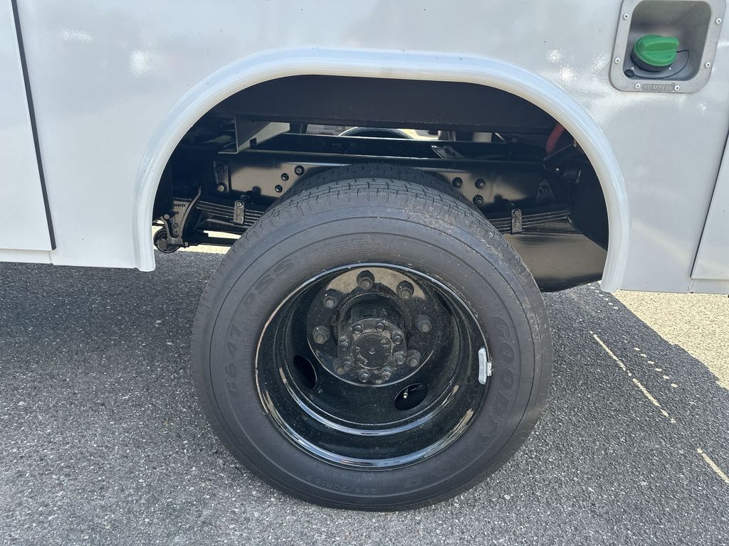 Vehicle image 26 of 27