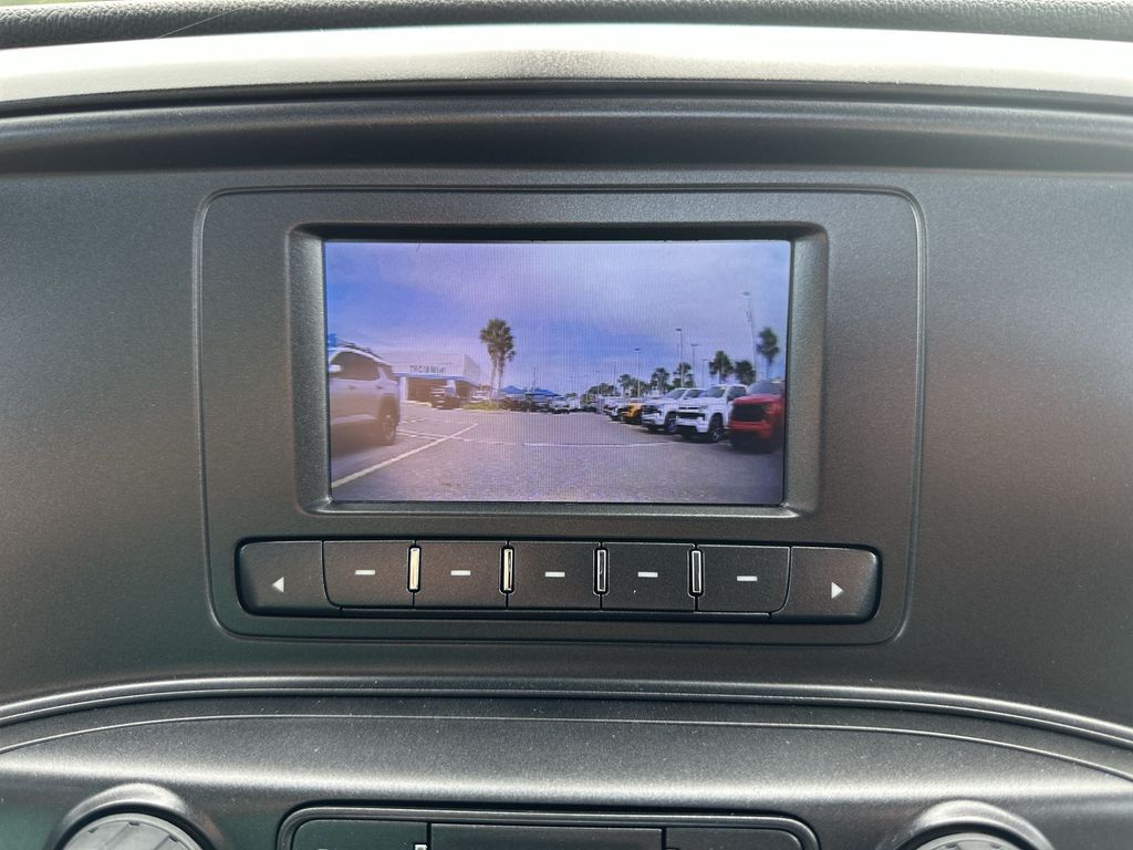 Vehicle image 21 of 25
