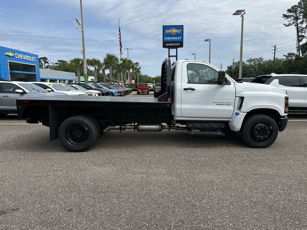 Vehicle image 8 of 25