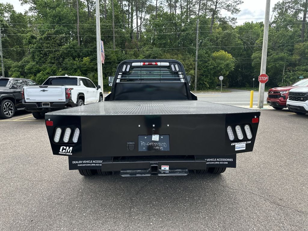 Vehicle image 17 of 25