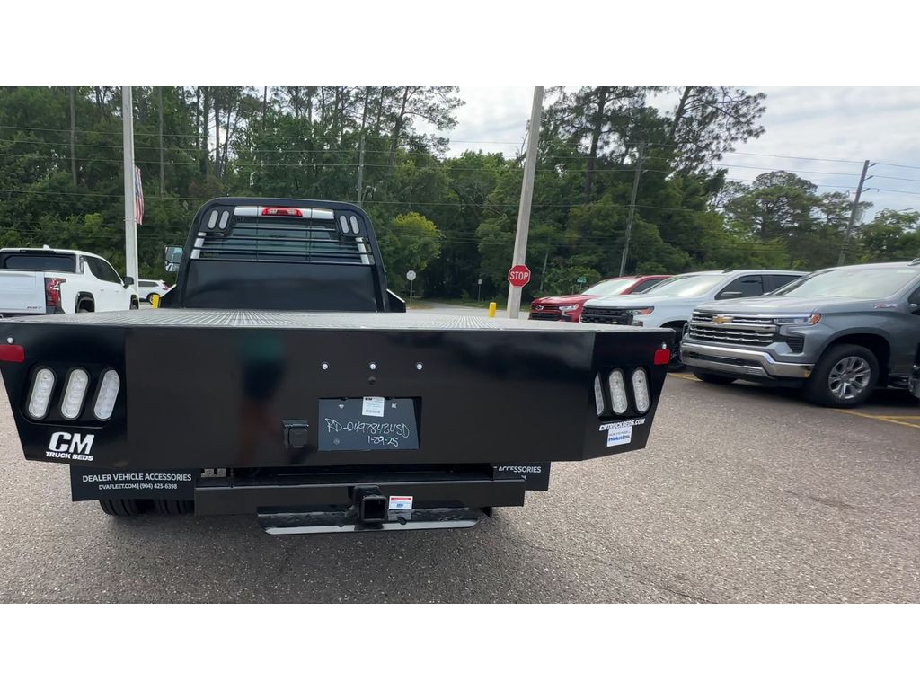 Vehicle image 13 of 25