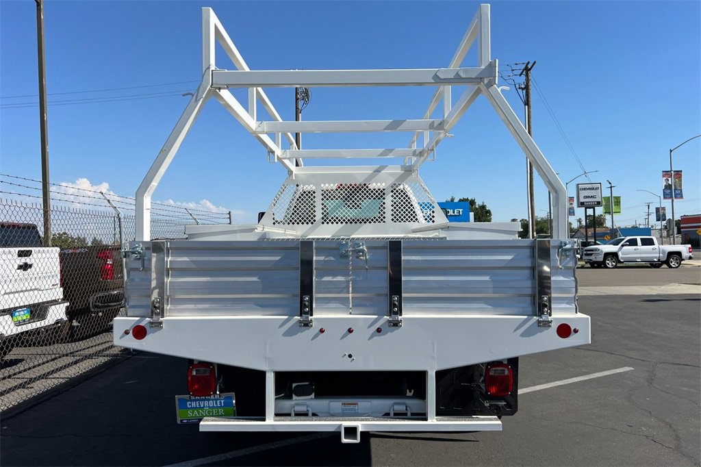 2023 Chevrolet Silverado MD LT Image 6 of 23