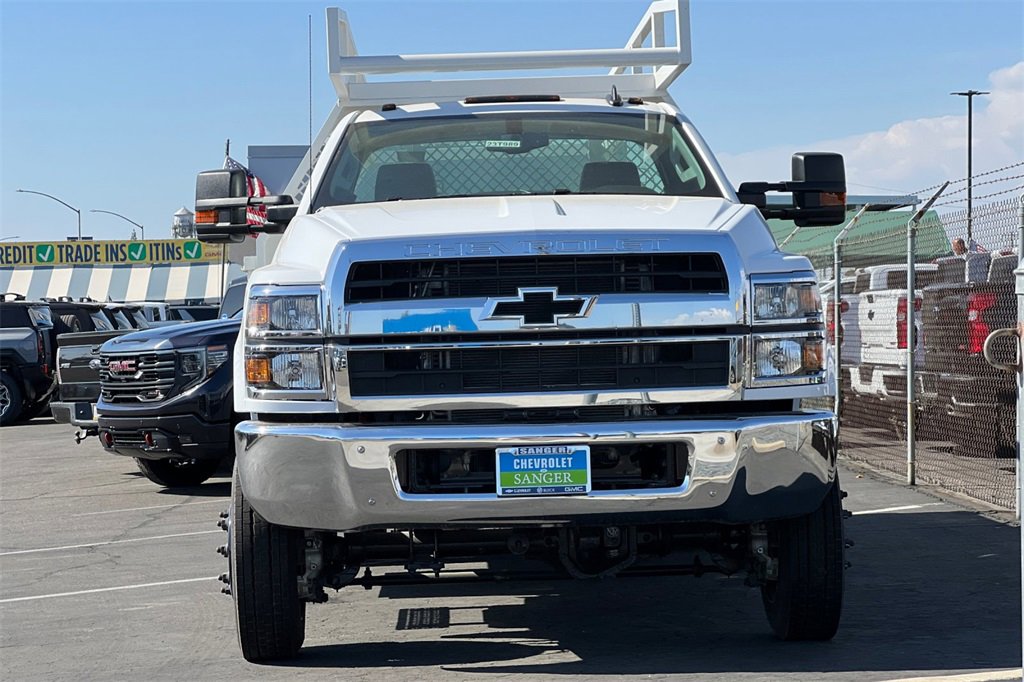 2023 Chevrolet Silverado MD LT Image 3 of 23