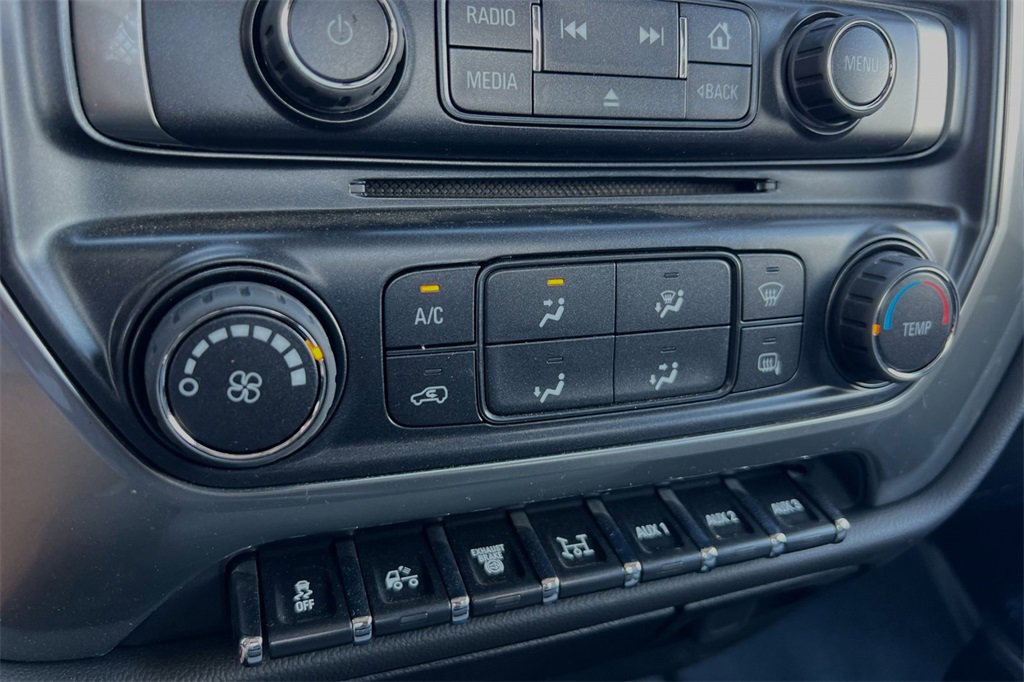 2023 Chevrolet Silverado MD LT Image 18 of 23