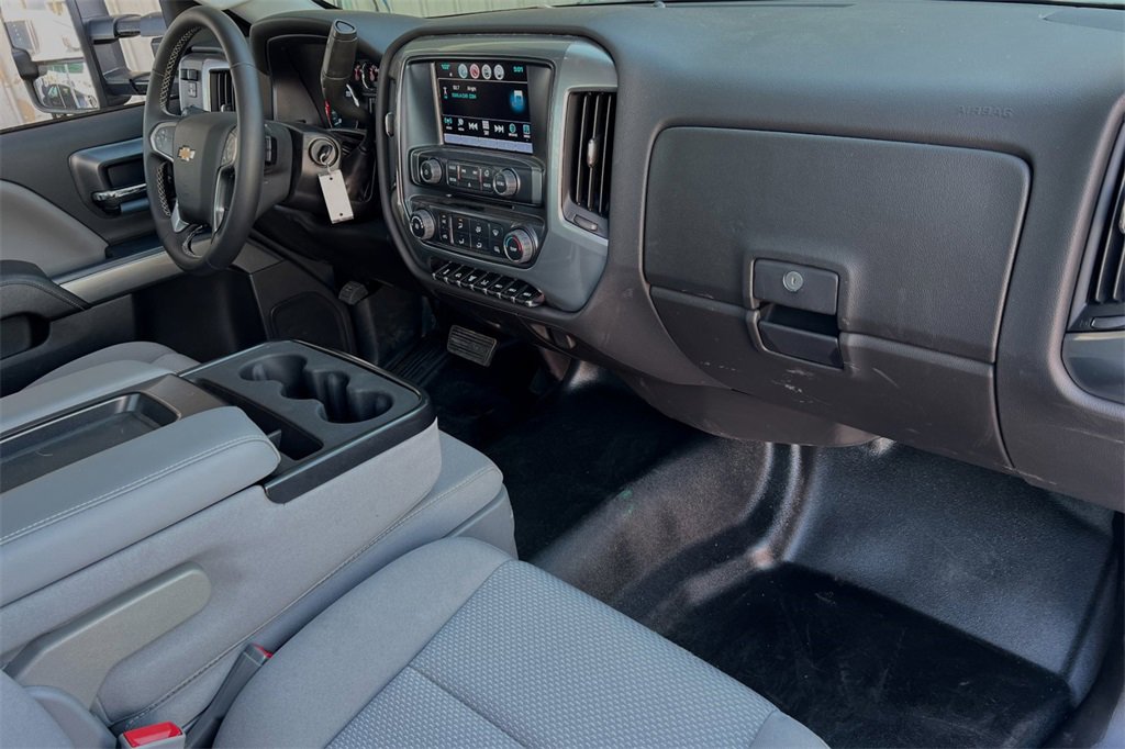 2023 Chevrolet Silverado MD LT Image 14 of 23