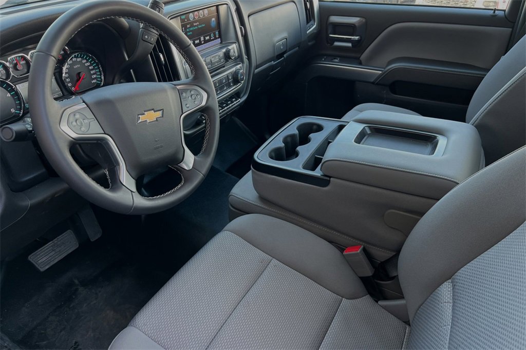 2023 Chevrolet Silverado MD LT Image 8 of 23