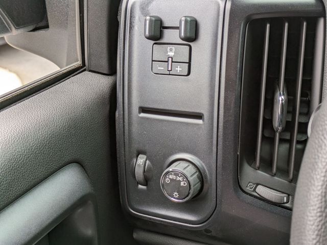 Vehicle image 16 of 24