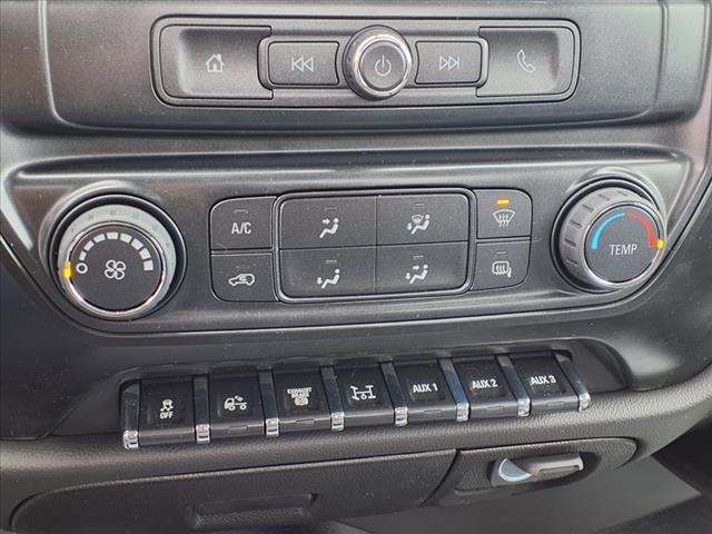 Vehicle image 9 of 15