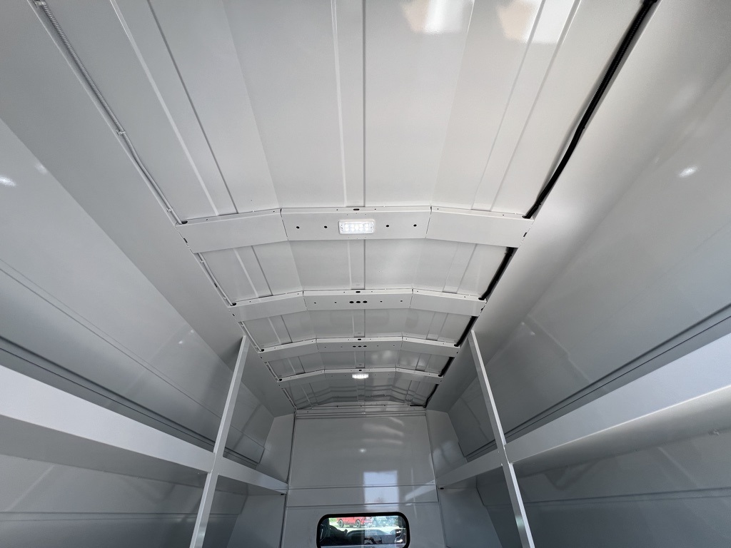 Vehicle image 16 of 31
